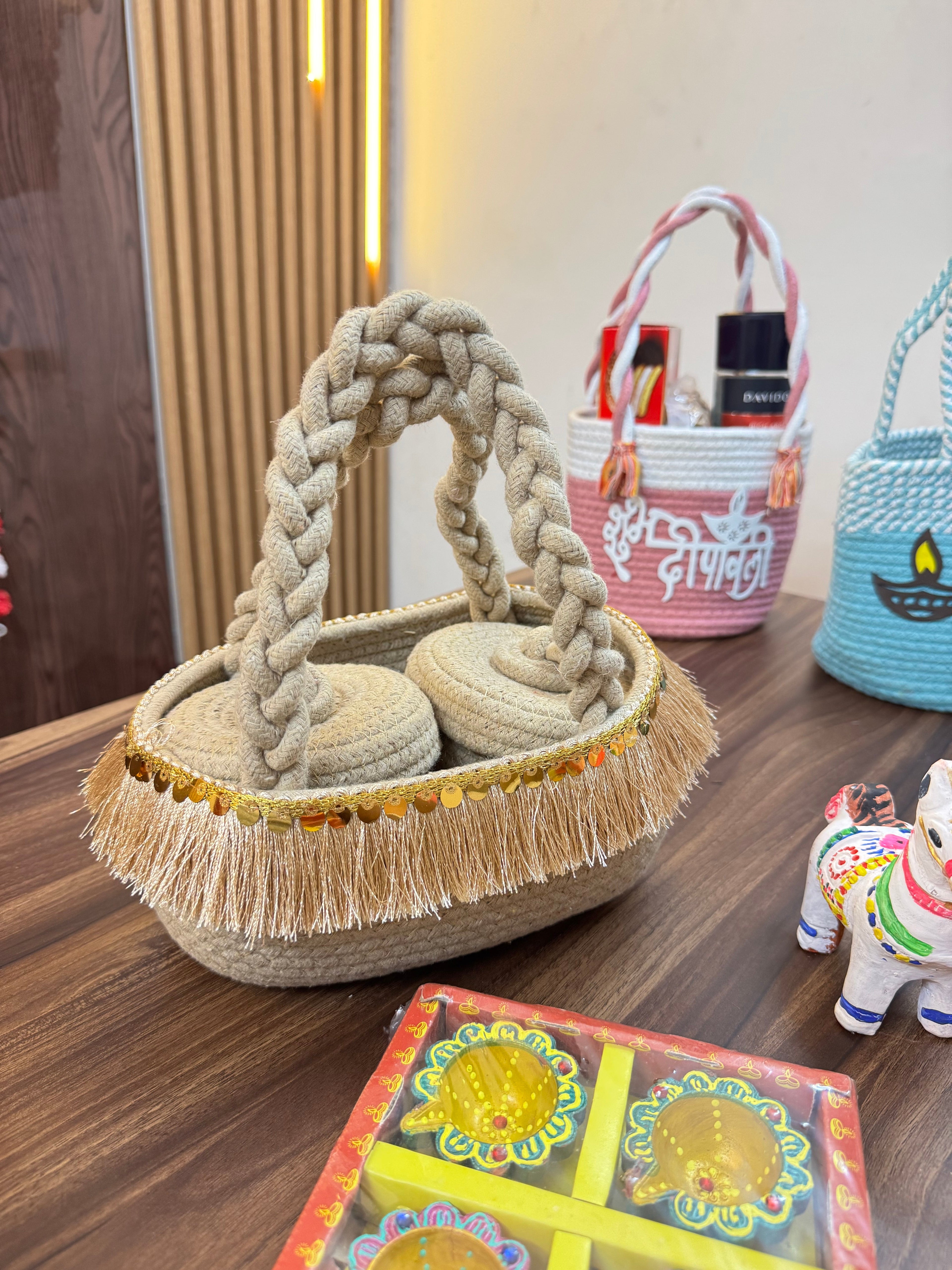 Hamper Basket with 2 Jars